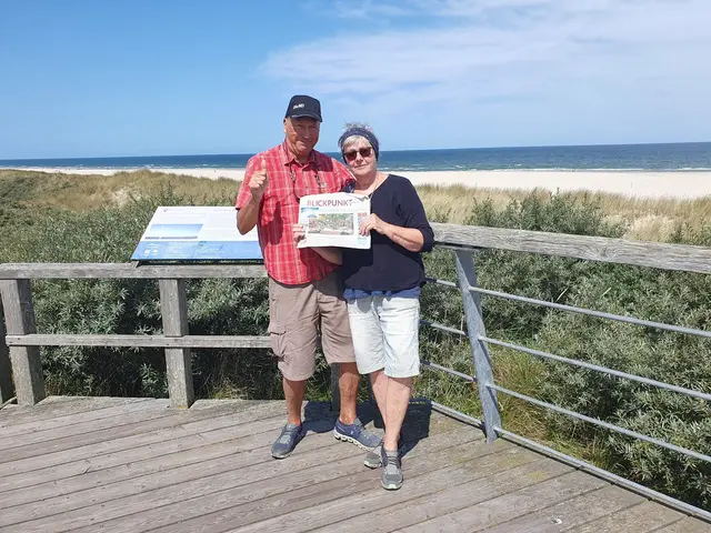 Uschi und Lothar Brandenburg sind Inselfans und besuchten diesen Sommer die Nordseeinsel Juist. „Viele Inseln sind autofrei...weite Strände, unberührte Natur sorgen für maximale Erholung. Einen Extragruss an alle Ramershovener die uns kennen“, schreiben sie uns. | Foto: Brandenburg