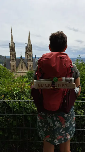 Schöne Urlaubsgrüße aus Remagen mit Blick auf den Rhein und die Apollinariskirche sendet uns Birgit Akkermann aus Weilerswist-Metternich. | Foto:  Birgit Akkermann