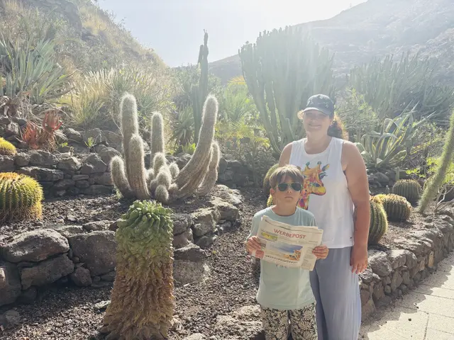 Fotogrüße aus dem Palmitos Park auf Gran Canaria schicken uns Yvonne Milic und ihre Tochter Mia aus Bedburg.  | Foto: Yvonne Milic