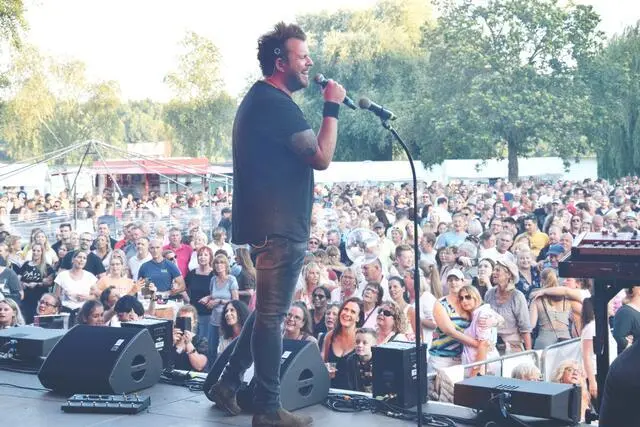 Paveier-Frontmann Sven Welter aus Hürth wird bei der letzten Kölschen Nacht am Otto-Maigler-See wieder ein Heimspiel haben. | Foto: Foto RAG Archiv