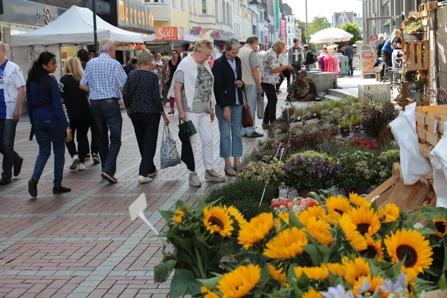 Am ersten Wochenende im September verwandelt sich die Wiesdorfer Innenstadt erneut in ein herbstliches Paradies. Foto: Gabi Knops-Feiler 