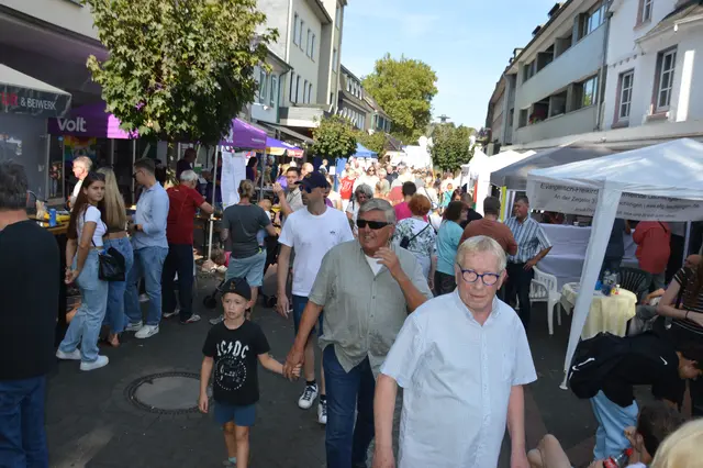 Ein Treffpunkt für Familien, für ehemalige und neue Leichlinger ist das Stadtfest. Foto: Archiv/ LAG