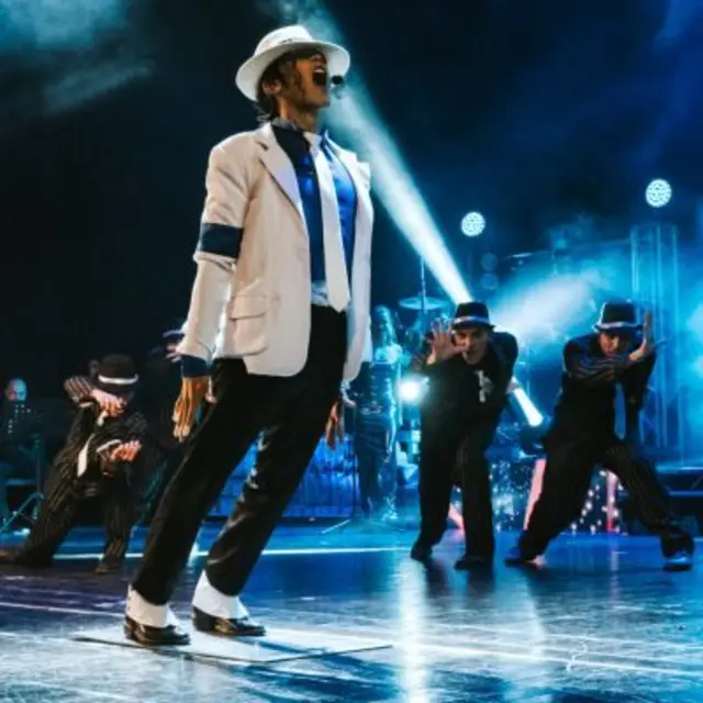 Foto: Fotos mit mit Genehmigung und Dank an Reset Production, Ensemble One Night Of MJ – The Tribute To The King Of Pop, Wendel Gama, Jennifer Batten, Josef Lamber, Bürgerhaus Bergisch Gladbach und Archiv