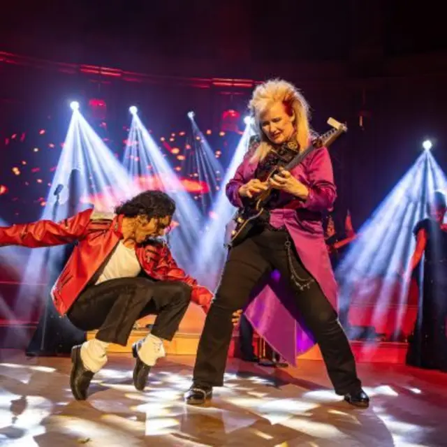 Foto: Fotos mit mit Genehmigung und Dank an Reset Production, Ensemble One Night Of MJ – The Tribute To The King Of Pop, Wendel Gama, Jennifer Batten, Josef Lamber, Bürgerhaus Bergisch Gladbach und Archiv