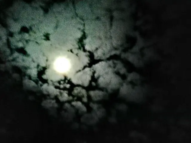 Vollmond war angesagt in Warstein.  | Foto: Heike Löhrer