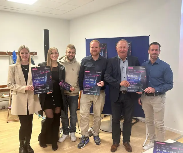 (V.l.): Christina Conen-Gemmel (Pressesprecherin Kreisstadt Bergheim),  Tabea Scholdan (Sängerin und  Social Media Korrespondentin), Florian Scholdan (Musiker und Künstler bei BM live 4 you), Timo Daube (Veranstaltungsmanagement Kreisstadt Bergheim und Organisator BM live 4 you), Wolfgang Berger (I. Beigeordneter Kreisstadt Bergheim) und  Michael Kesternich (Westenergie) freuen sich auf das Event in der Bergheimer City.  | Foto: Kreisstadt Bergheim 