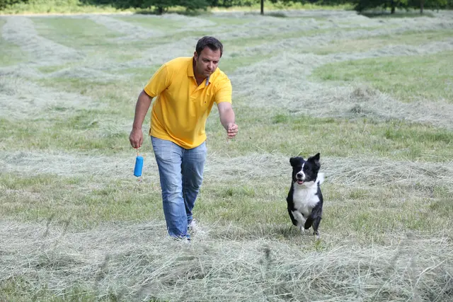 Martin Rütter kämpft von Efferen aus gegen illegalen Welpenhandel. Ende Oktober reist Vereinsmitgründerin Johanna Henkel für ein Hundeschutz-Projekt nach Rumänien. | Foto: Foto: Ralf Jürgens