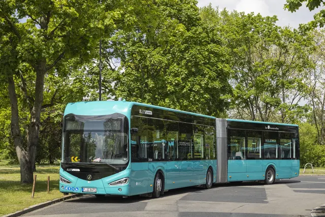 Gelenkbus in Frankfurt a.M. im Einsatz.
 | Foto: Jebsen &amp; Jessen e-Mobility