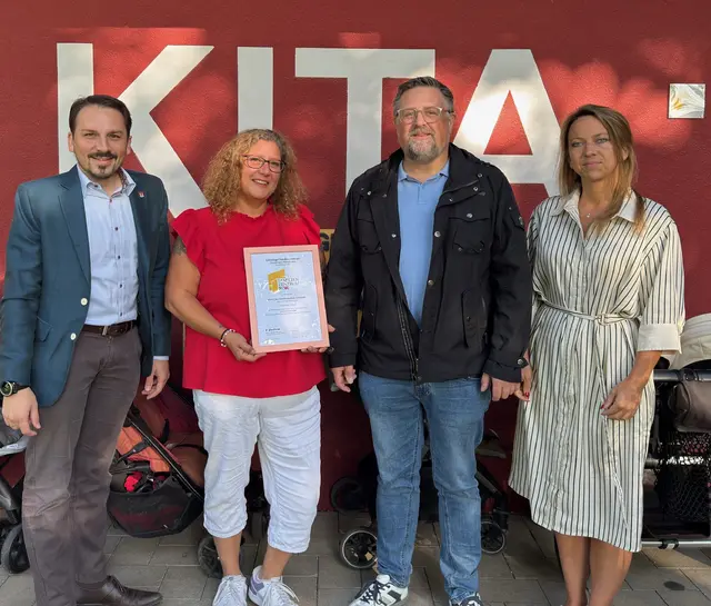 Bürgermeister Matthias Großgarten, Miriam Stein, erster Beigeordneter Carsten Walbröhl und Dame Daniela Bank | Foto: Stadt Niederkassel