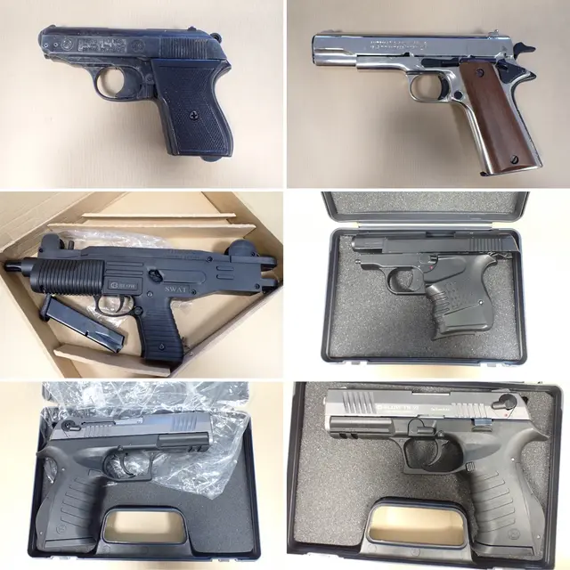 Ein Teil der sichergestellten Waffen. | Foto: Polizei Köln