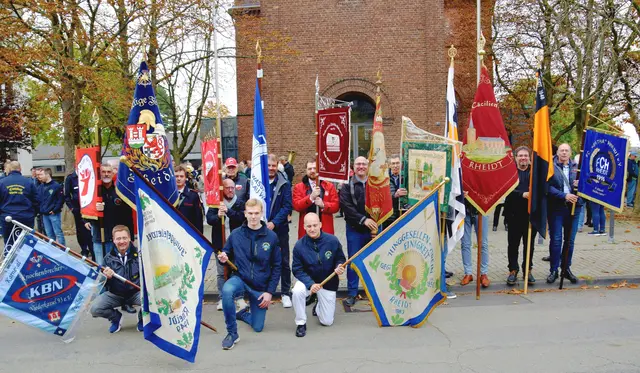 Feierliche Kirmesmesse mit den Fahnenabordnungen der Vereine