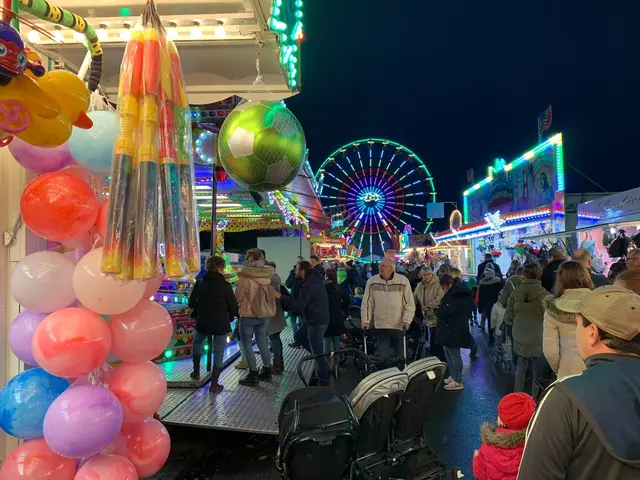 Der Hubertusmarkt ist mehr als eine Kirmes. Er ist ein Ort der Begegnung und Tradition.  | Foto: Kühn/Archiv