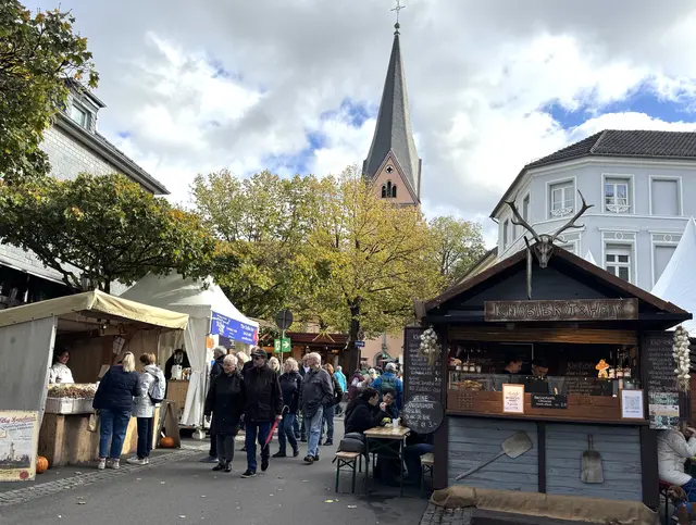 Auch in diesem Jahr präsentierte sich der Martinimarkt wieder in stimmungsvollem Ambiente.  | Foto: Zumbusch