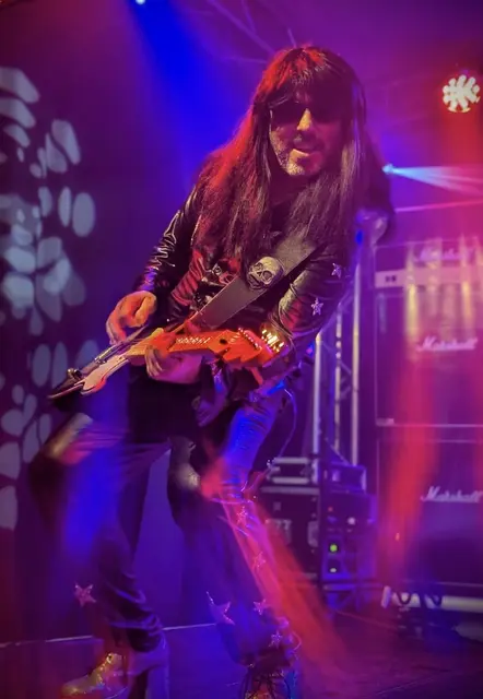 Foto: Mit Genehmigung und Dank an PINK FLÖNZ, Kai Wirtz, Erwin Perle, Henne, Belo und Manni, Leff Richter, LAGO BEACH Zülpich, Abu Ghazaleh, Peter Decker und Archiv