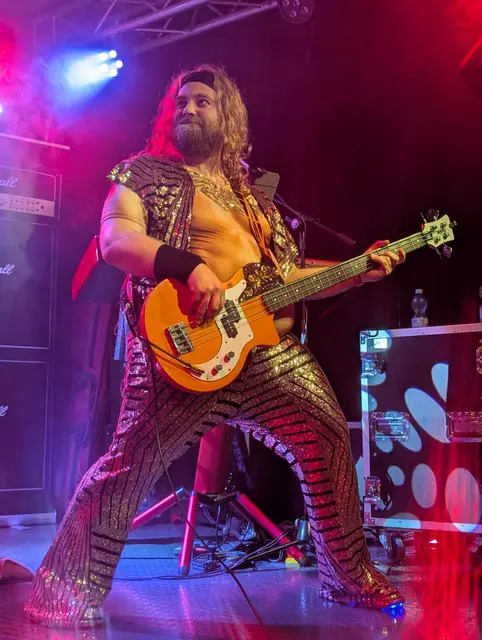 Foto: Mit Genehmigung und Dank an PINK FLÖNZ, Kai Wirtz, Erwin Perle, Henne, Belo und Manni, Leff Richter, LAGO BEACH Zülpich, Abu Ghazaleh, Peter Decker und Archiv