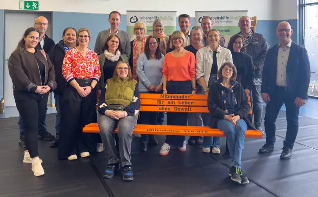 Die beteiligten Einrichtungen stellten in den Räumen der Rhein-Sieg-Werkstätten gemeinsam das Programm der diesjährigen Troisdorfer Aktionstage gegen Gewalt an Frauen vor. | Foto: Stadt Troisdorf