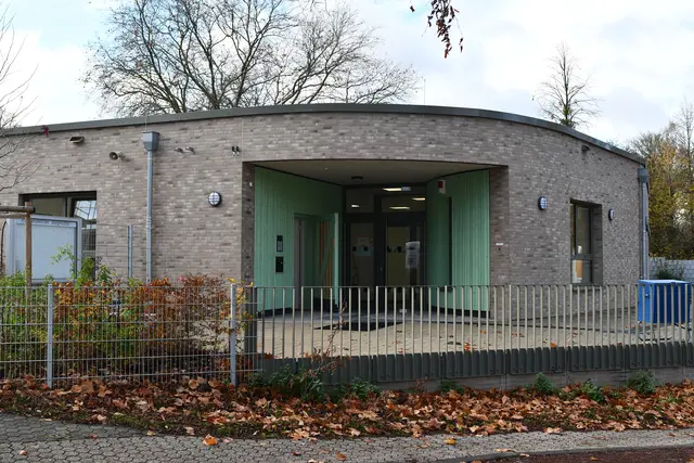 Die Arbeiten an der neuen Kita "Am Sonnenhang" in Kendenich sollen Ende November abgeschlossen sein. Der Bezug ist für das erste Quartal 2026 geplant. | Foto: Foto: Brodüffel