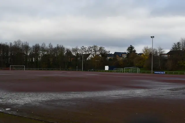 Der Tennenplatz des SV Kendenich soll gegen einen Kunstrasen ausgetauscht werden. | Foto: Foto : Brodüffel