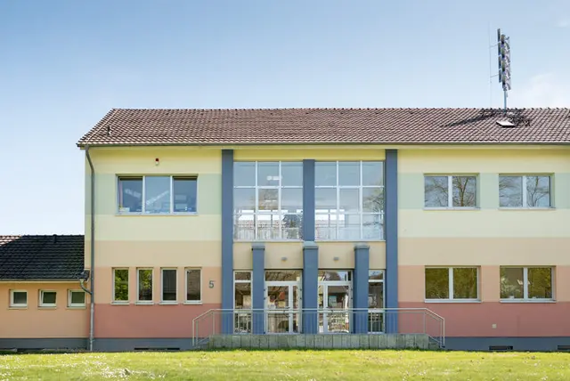 Wendelinusschule in Berrenrath: Die Turnhalle ist wegen Schimmel und Feuchtigkeit gesperrt. | Foto: Foto: Stadt Hürth