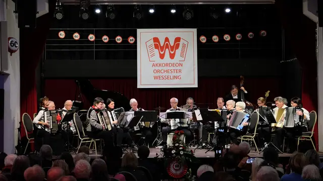 "Memory" - musikalische Erinnerungen an 60 Jahre Akkordeon-Orchester Wesseling.  | Foto: Wolfhard Brandtstäter