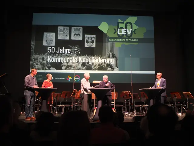 Auf dem Bild ist der stellvertretende OGV-Vorsitzenden Jürgen Mittag (r.) im Gespräch mit Ralph Junker, Christiane Borchardt, Ingrid Zurek-Bach und Ernst Küchler (v.l.). Foto: OGV/Drach