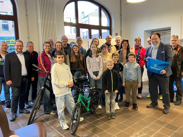 Gruppenbild der ausgezeichneten Teams der Stadtradeln-Aktion 2025. Foto: Stadt Leverkusen