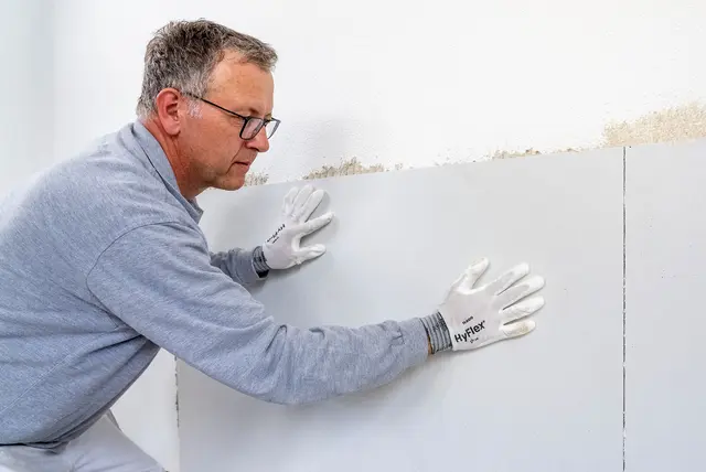 Schimmel dauerhaft beseitigen: Spezielle Innendämmsysteme bieten langfristigen Schutz. Foto: DJD/Sto