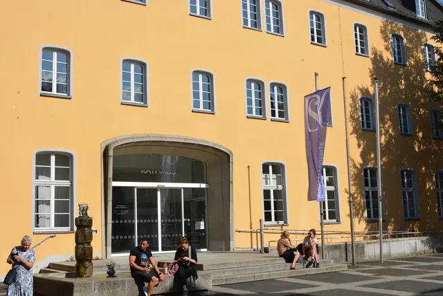 Der Stadtrat hat bei seiner letzten Sitzung in diesem Jahr eine Erhöhung der Gewerbesteuer von 460 auf 480 % beschlossen. Bürgermeister Marc Prokop bezeichnet die Haushaltslage als "dramatisch". | Foto: Foto: Brodüffel