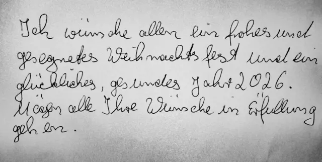 Es werden noch handschriftliche Karten und Briefe versandt.  | Foto: Heike Löhrer