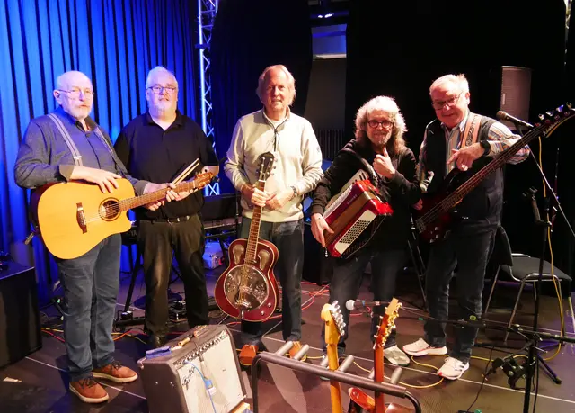 John B Finest in neuer Formation v.l.n.r.: Leo Schwan, Peter Flöder, Hans Bülow, Gregor Kess, Jupp Derwall.  | Foto: Anita Brandtstäter