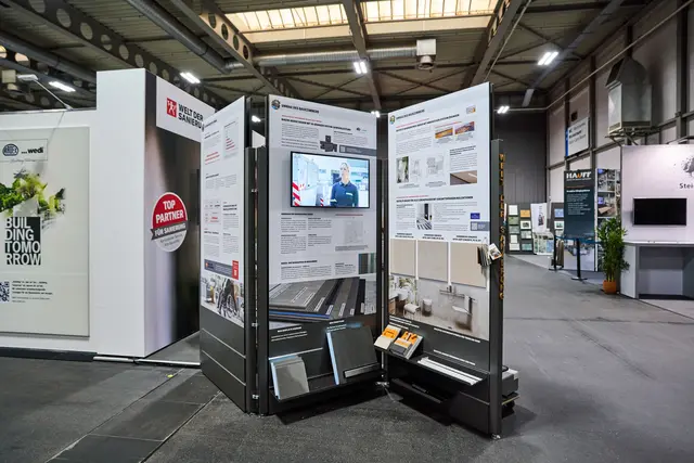 Altersgerechter Wohnraum wird in Deutschland dringend benötigt. Ein Ausstellungsmodul informiert über die heute schon verfügbaren Möglichkeiten zum barrierefreien Modernisieren. Foto: DJD/STARK Deutschland/Jannik Hammes