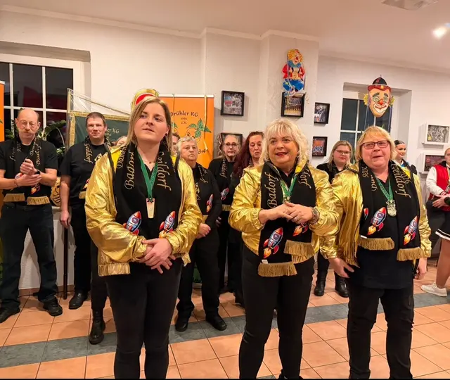 Zugegen war auch das Damendreigestirn aus Badorf-Eckdorf.  | Foto: Kathrin Würz