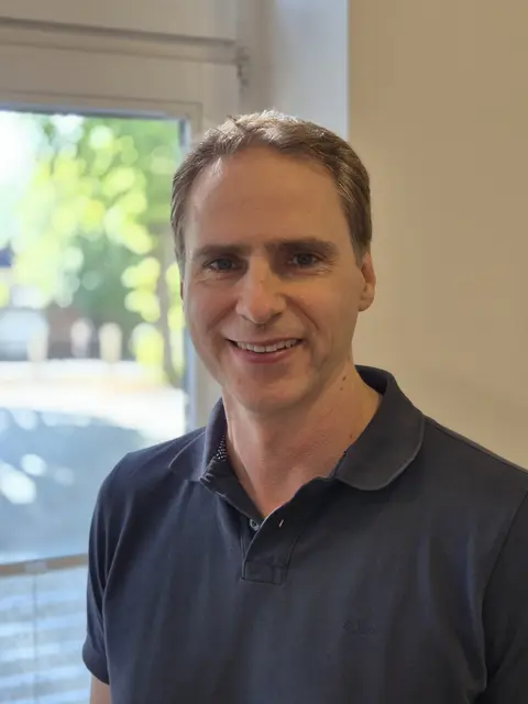 „Nach fast 10 Jahren Erfahrung am Standort Horrem freue ich mich auf das neue Kapitel mit chiroVita! Die individuelle Behandlung jeder Patientin und jedes Patienten liegt mir am Herzen!“ | Foto: chiroVita