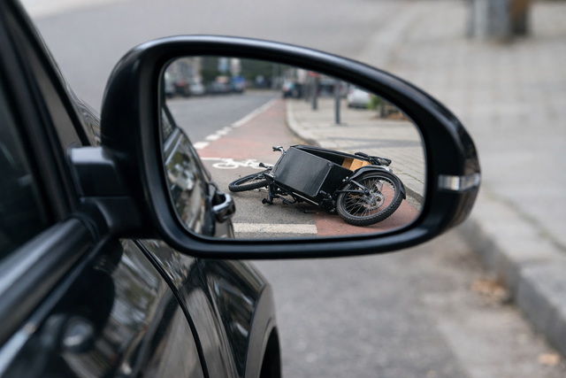 Das Bild zeigt nicht den realen Unfallort oder -beteiligte. Symbolbild KI-generiert, kein echtes Foto. | Foto: KI-generiert mit ChatGPT/OpenAI