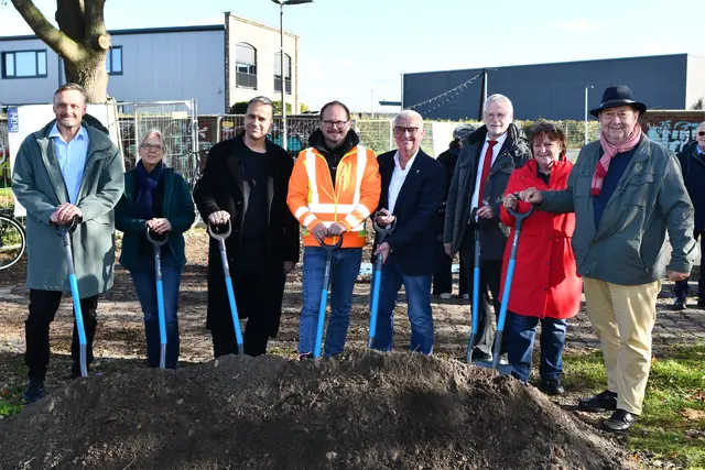 Der Spatenstich für den Ostpark am 31. Oktober 2025 war Dieter Freytags letzte große Amtshandlung. Einen Tag später übernahm sein Nachfolger Marc Prokop die Amtsgeschäfte. | Foto: Foto: Brodüffel