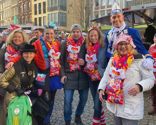 Mit dem grün-gelben EM-Rucksack der Volunteers ist immer ein Stück Andenken an das Satdion-Feeling mit dabei. | Foto: Bastian Schlößer