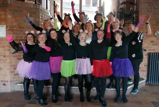 Die Spielschar der kfd St. Andreas vor der erstenn Karnevalssitzung 2026.  | Foto: Anita Brandtstäter