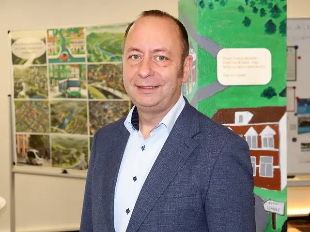 Seit 100 Tagen ist Matthias Schmitz Bürgermeister der Stadt Lohmar. | Foto: Stadt Lohmar