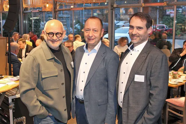 (Von links): Unternehmer Rüdiger Ramme, Bürgermeister Matthias Schmitz und Wirtschaftsförderer Markus Pesch. 
 | Foto: Stadt Lohmar