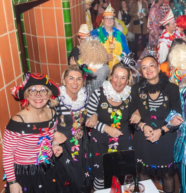 Die Kostümsitzung ist die größte Veranstaltung der KG Schlader Botze. Foto: Axel König