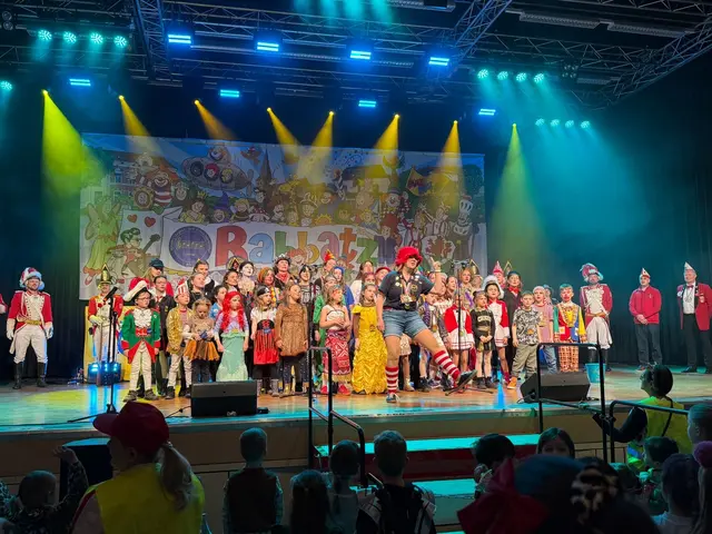 Beste Stimmung bei der 32. Pänz Sitzung in der Jabachhalle. | Foto: Kinder-, Jugend- und Erwachsenenchor Lohmar 