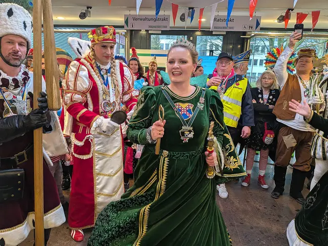 Mit Charme und Macht eroberte Roisdorfs Prinzessin Nicole I. den Rathausschlüssel von Bornheims Bürgermeister Christian Mandt. | Foto: fes