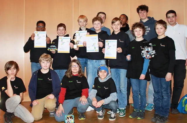 Die Teams vom Heinrich Böll Gymnasium Troisdorf. | Foto: Dr. Jürgen Adleff