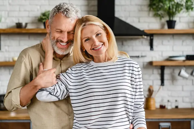 Gesund ernähren, aktiv bleiben – das sind nur einige der Stellschrauben für ein herzgesundes Leben. Foto: DJD/Magnesium Diasporal/Inside Creative House/Shutterstock