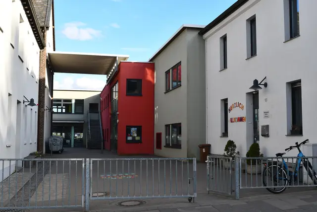 Die Anzahl der Schulneulinge im Brühler Süden steigt stetig. Bürgermeister Dr. Marc Prokop will nun einen kompletten Neubau für die Badorfer Grundschule prüfen. | Foto: Foto Brodüffel