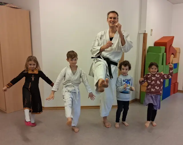 Karate-Training in der Kita Schatzinsel