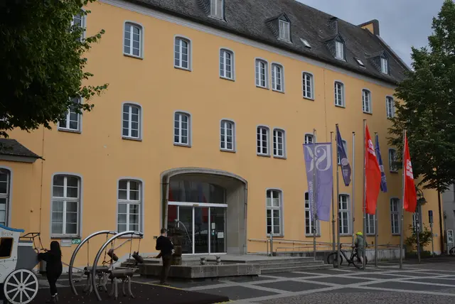 Bürgermeister Dr. Marc Prokop und Kämmerin Andrea Jülich rufen die Alarmstufe Rot für Brühls Finanzen aus. | Foto: Foto Brodüffel