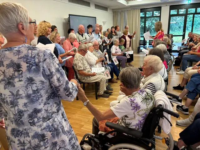 Mit einem Mitsingkonzert im Anton-Heinen-Haus eröffnet die Lokale Allianz Bergheim am 17. April um 15 Uhr ihre Zeitreise-Ausstellung zur Demenz-Woche.   | Foto: Andrea Floß