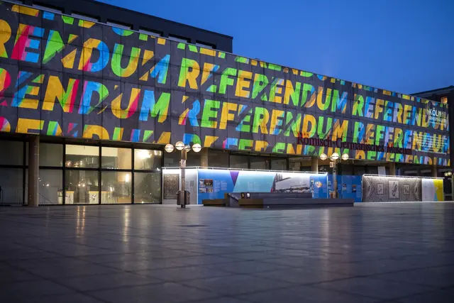 Bewerbung für die Olympischen und Paralympischen Spiele: Hier eine Werbung der Landesregierung mit einer Lichtinstallation am Römisch-Germanischen-Museum. | Foto: Uwe Weiser