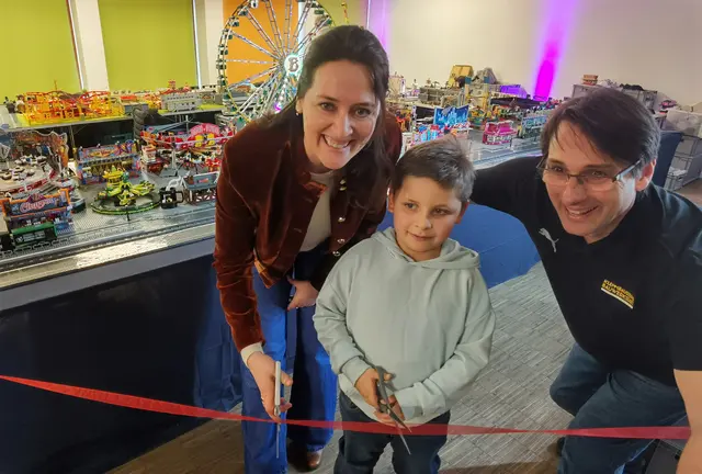Bürgermeisterin Larissa Weber, Organisator Werner Nowotny und Jannis eröffneten die Kirmes | Foto: Heike Fries